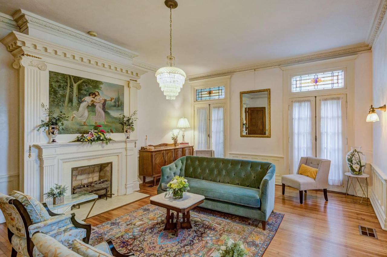 Oak Hall 5* Vicksburg