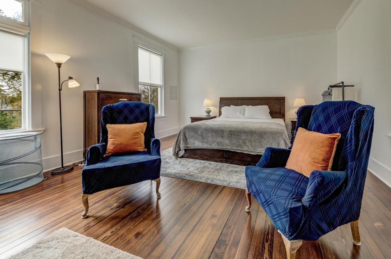Oak Hall 5*