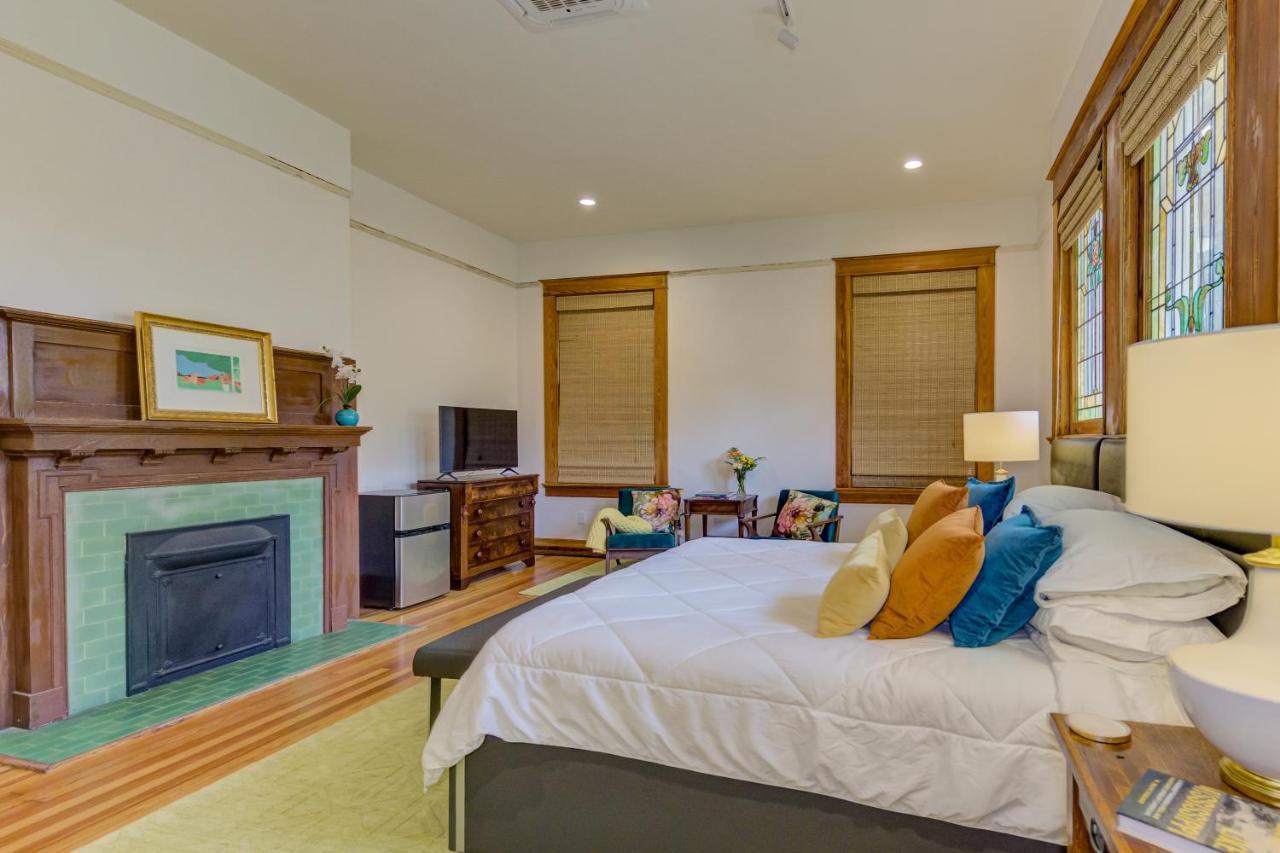 Oak Hall Bed and breakfast