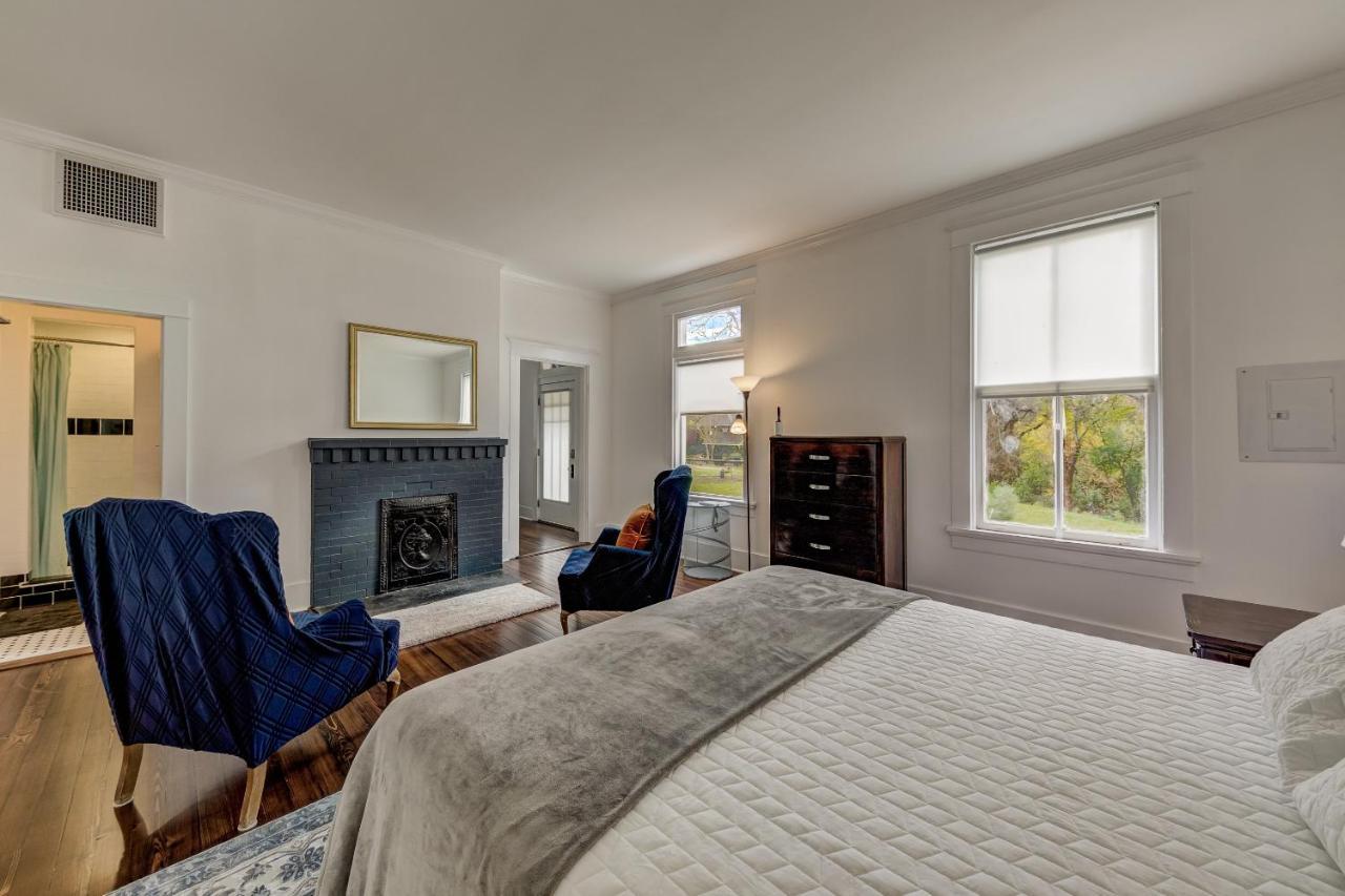 Oak Hall 5*